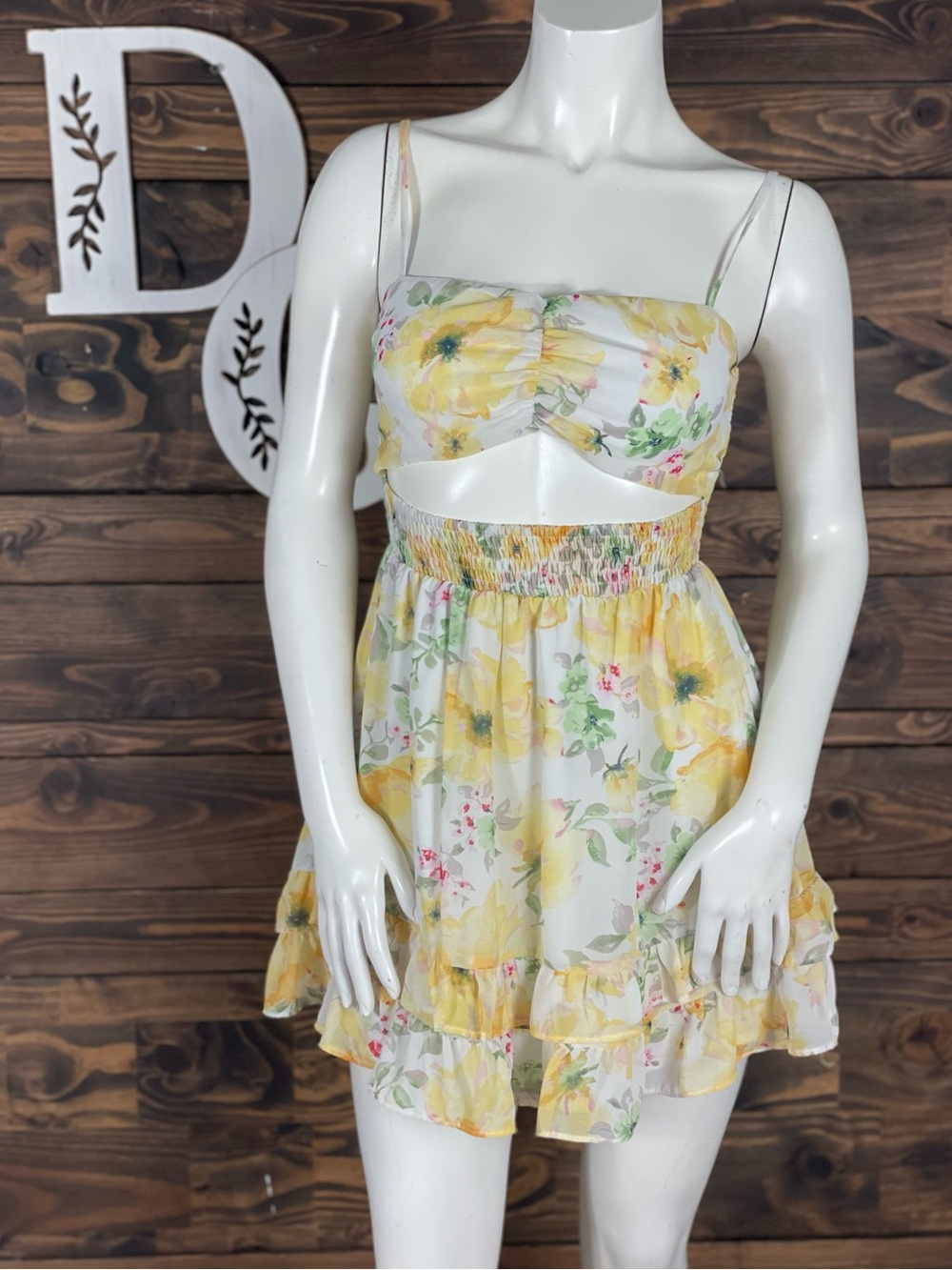 Windsor | Floral Burst Ruffled Mini Dress Front Cut Out Yellow Smocked‎ Sundress